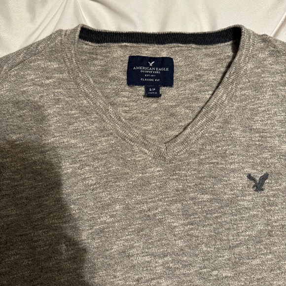 American Eagle Women's size small, v neck sweater gray - Picture 2 of 2